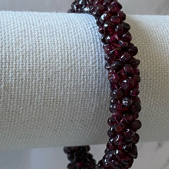 Vintage 1970s Garnet bead continuous bangle bracelet 7” - Picture 5 of 7
